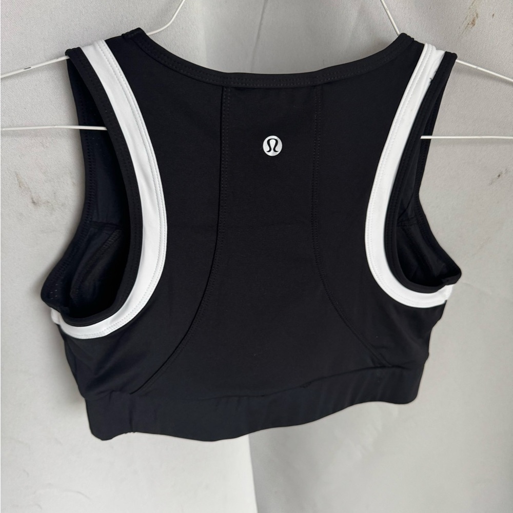 (SOLD)Lululemon Black and White Sports Bra-4